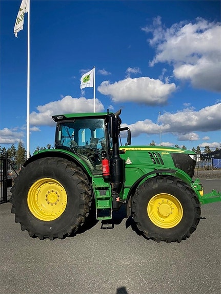 John Deere 6215R 3 of 9