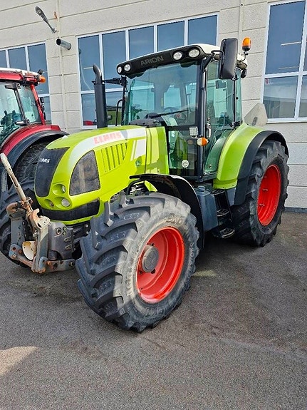CLAAS Arion 640