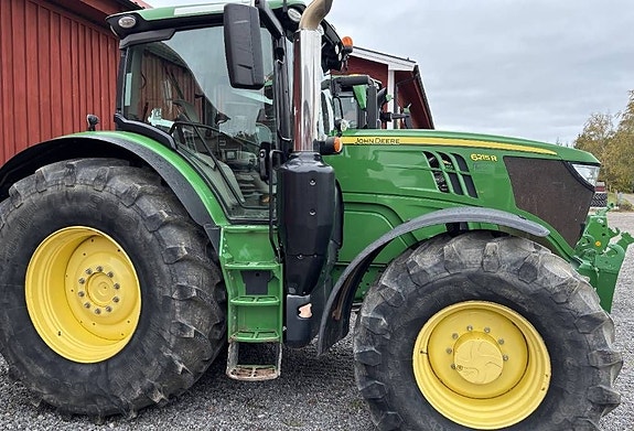 John Deere Traktor 6215 R 2 of 4