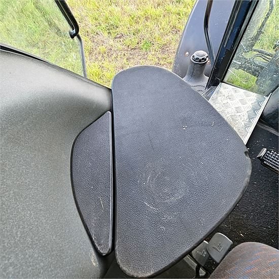 New Holland TM165 15 of 30