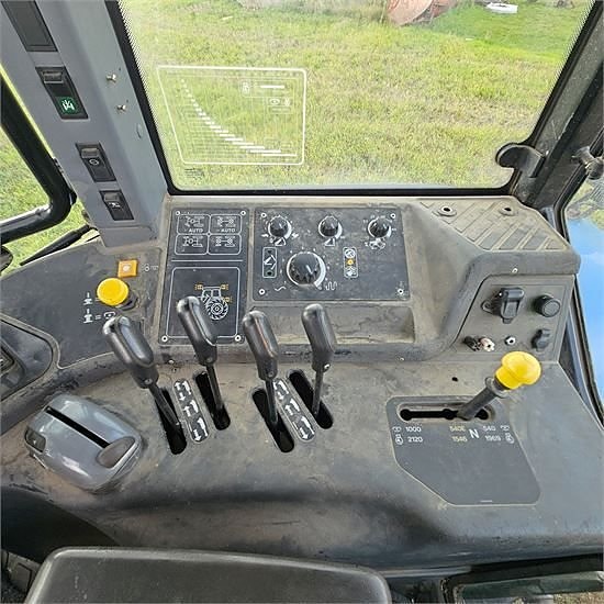 New Holland TM165 11 of 30