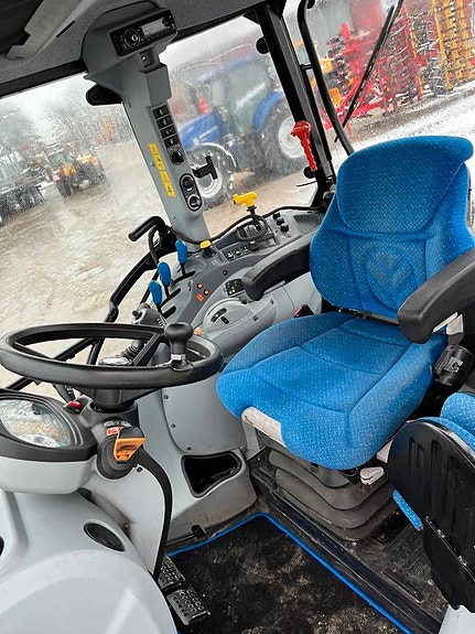 New Holland T 5.115 EC 4 of 9