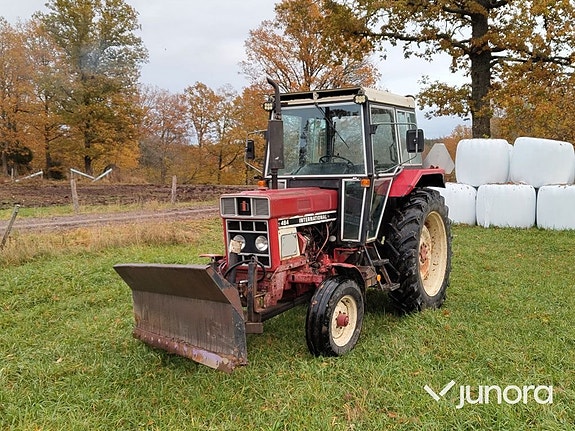 Traktor - International, 484 STD