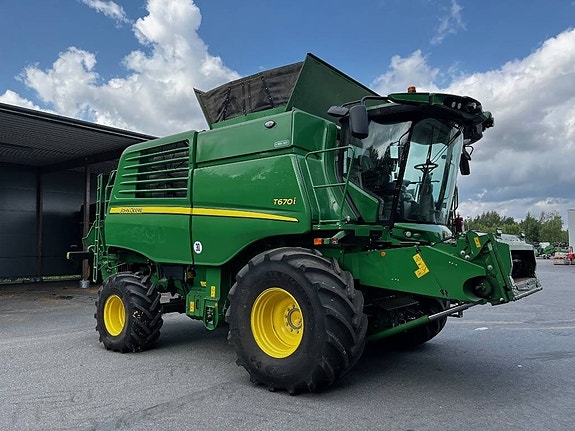 John Deere Tröska T670i 2 of 5