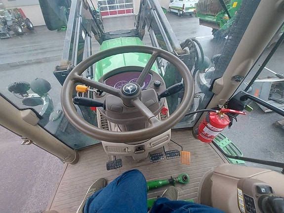 John Deere Traktor 6150 R 8 of 8