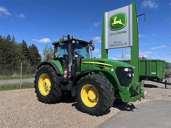 John Deere 7930