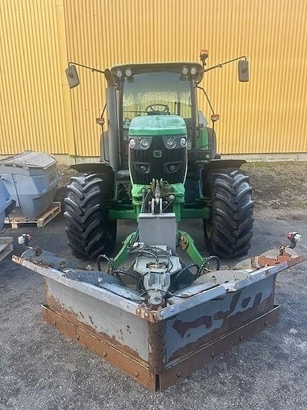 John Deere 6100MC STANDARD CAB TRAKTOR 2 of 5