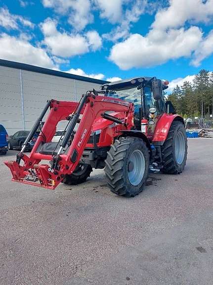 Massey Ferguson 5710