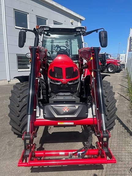 Massey Ferguson 5S.145 Efficent Dyna-6