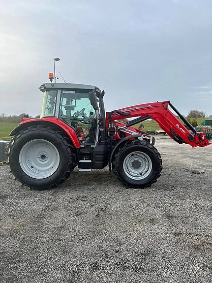 Massey Ferguson 5S.145 Dyna-6