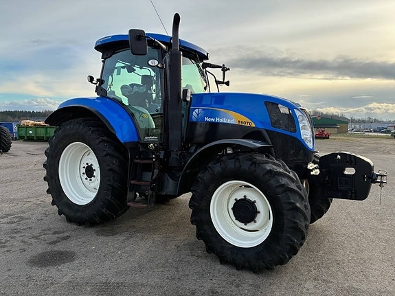 New Holland T 6070