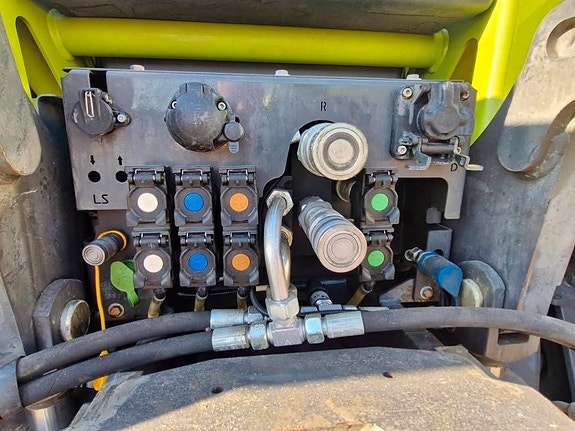 CLAAS Xerion 4500 Trac VC 10 of 21