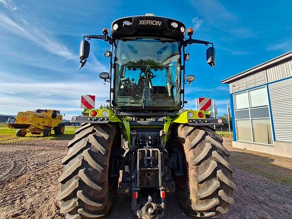 CLAAS Xerion 4500 Trac VC 16 of 21