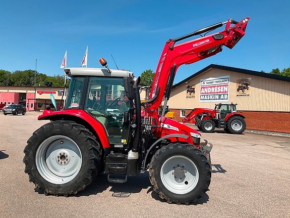 Massey Ferguson 5713 S Dyna 4