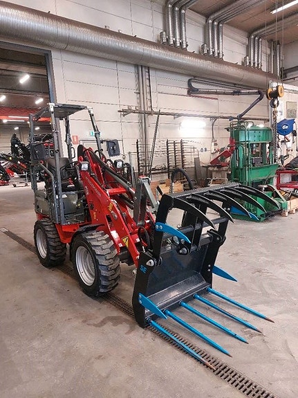Weidemann 1140 5 of 5