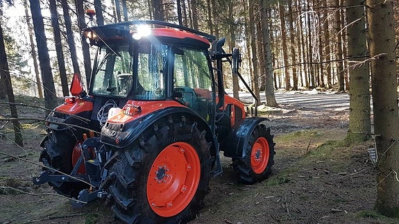 Kubota M 5-092 4 of 5