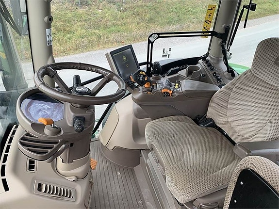 John Deere 6215R 6 of 7