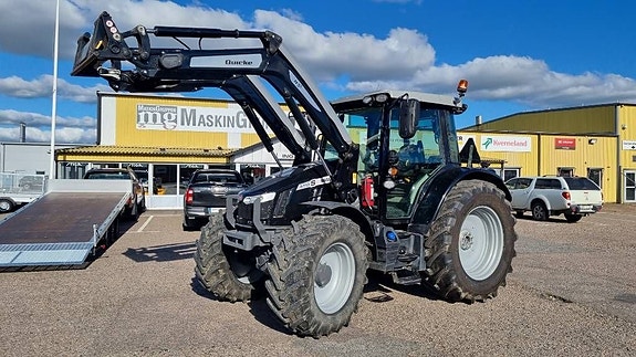 Massey Ferguson 5713S