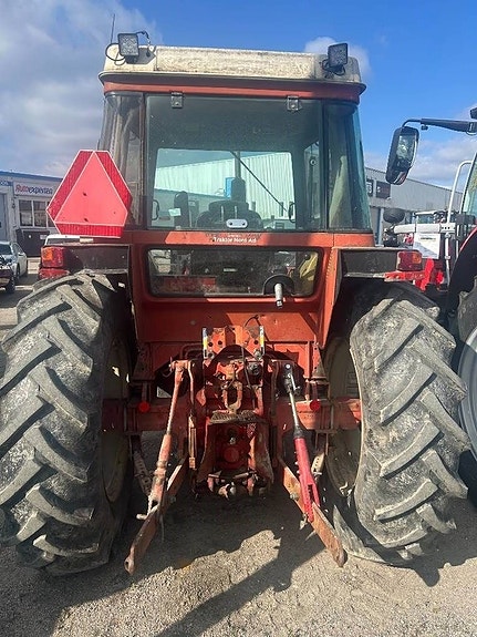 International 685 XL