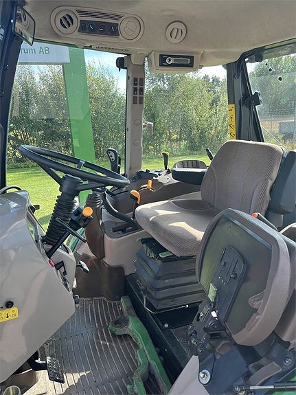 John Deere 5620 7 of 12