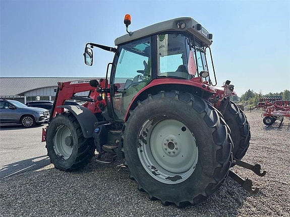 Massey Ferguson 5712 4 of 6