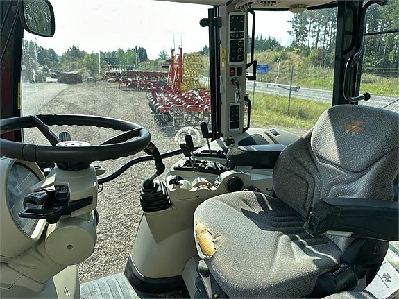 Massey Ferguson 5712 6 of 6