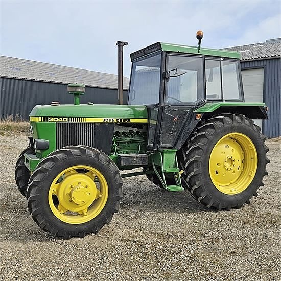 John Deere 3040 - 4,5 ton  -  Nye dæk - New tires