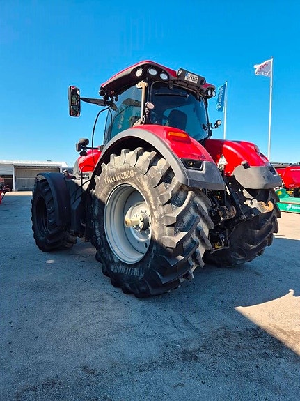 Case IH OPTUM 300 CVX 8 of 13
