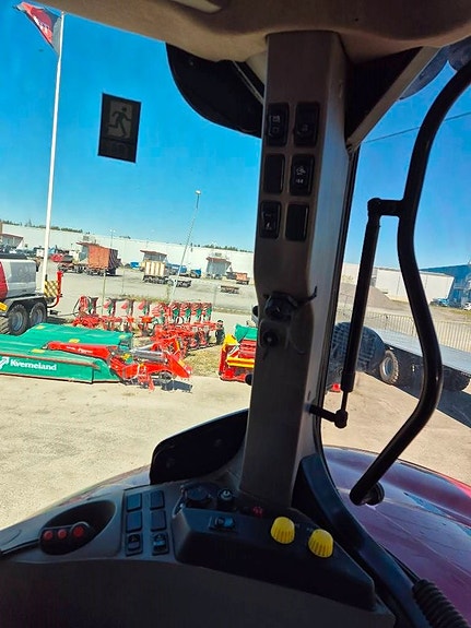 Case IH OPTUM 300 CVX 13 of 13