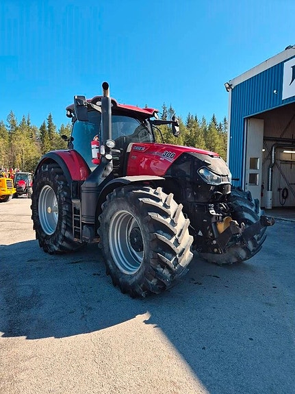 Case IH OPTUM 300 CVX 2 of 13