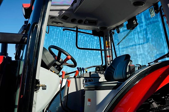 YTO NLY 1154 traktor med lastare KAMPANJ 3 of 6