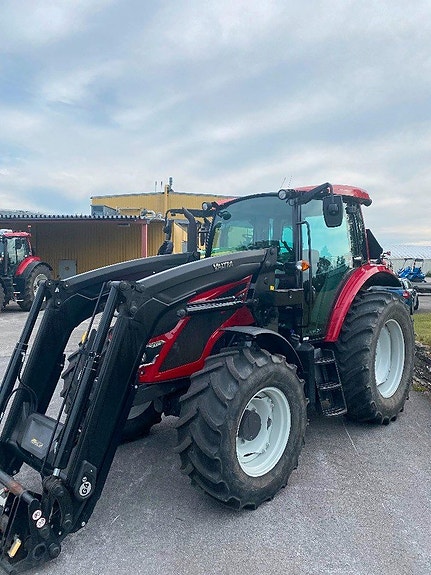 Valtra A115 med lastare 890tim!