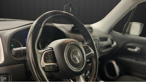 Jeep Renegade 6 of 6