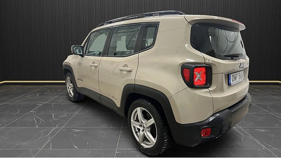 Jeep Renegade 3 of 6