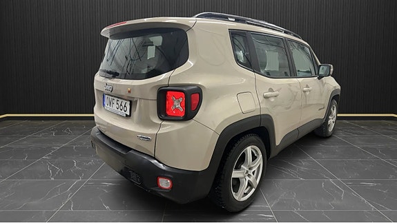 Jeep Renegade 4 of 6