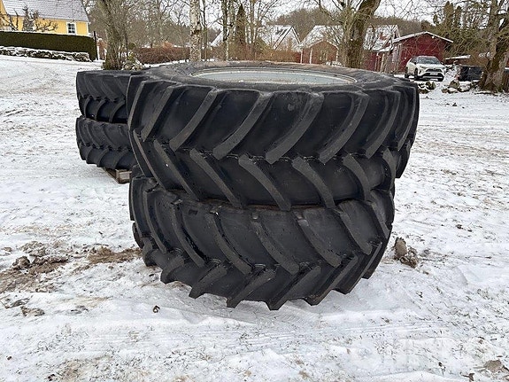 4 nya hjul Massey Ferguson