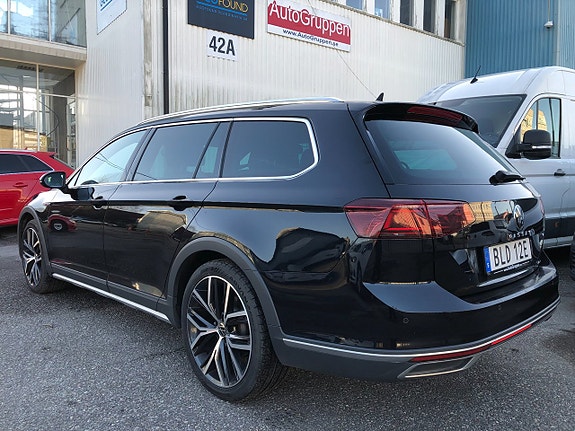 Volkswagen Passat Alltrack 4 of 5