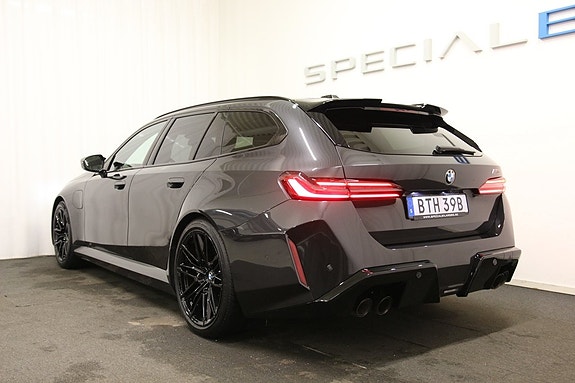 BMW M5 3 of 5