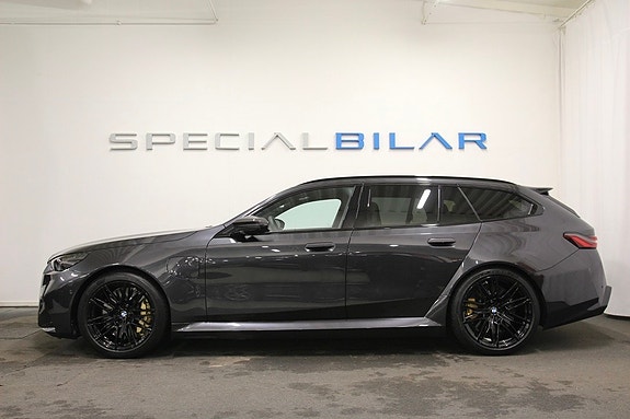BMW M5 2 of 5