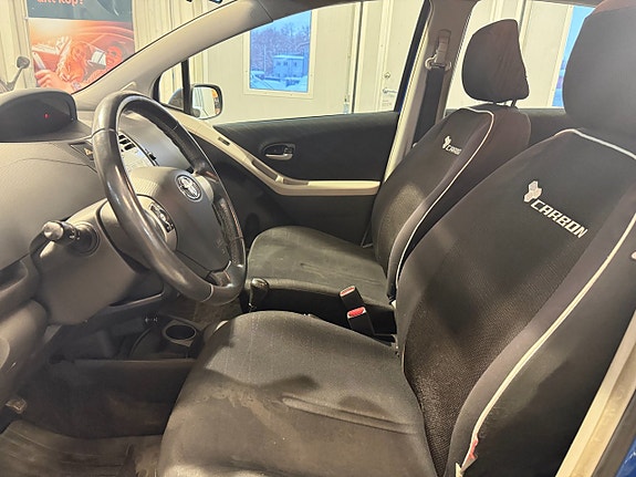 Toyota Yaris 7 of 11