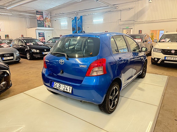 Toyota Yaris 6 of 11