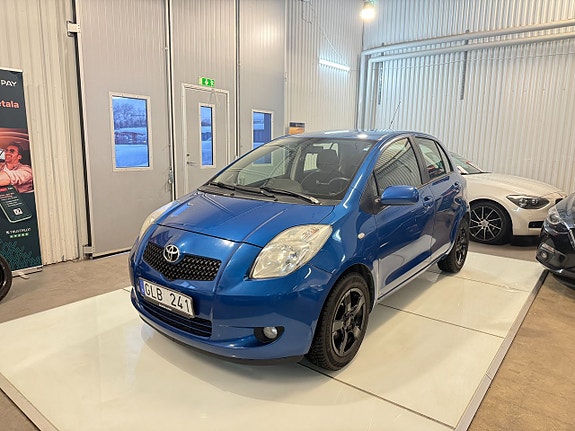 Toyota Yaris 4 of 11