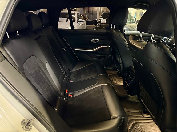 BMW 320 8 of 21