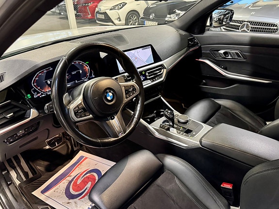 BMW 320 12 of 21