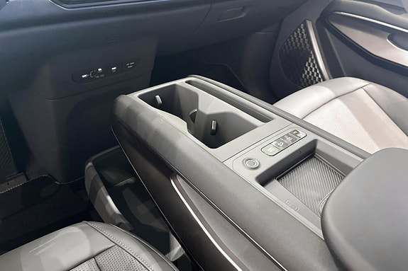Kia EV9 12 of 18