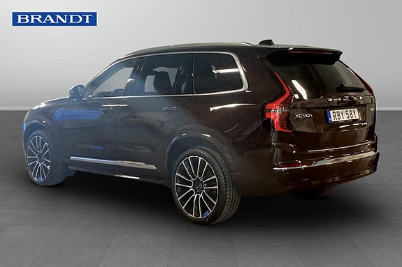 Volvo XC90 2 of 10