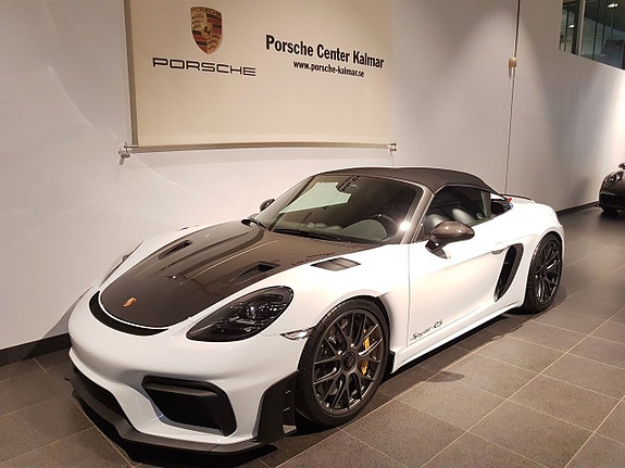 Porsche 718 Spyder RS 13 of 16