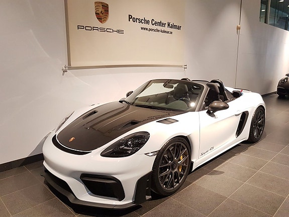 Porsche 718 Spyder RS 2 of 5