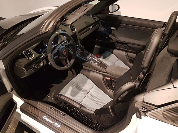 Porsche 718 Spyder RS 6 of 16