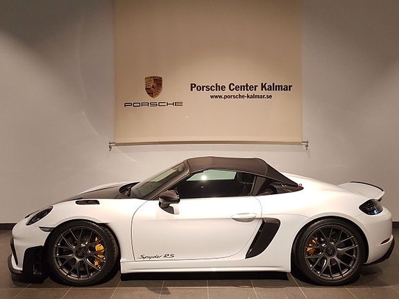 Porsche 718 Spyder RS 12 of 16